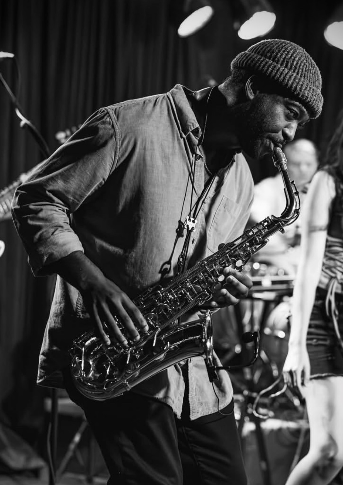 TAVE performing live on saxophone
